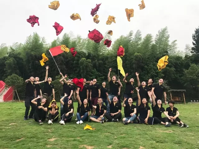 “向梦想出发” 九游会J9销售团建活动完善绽放